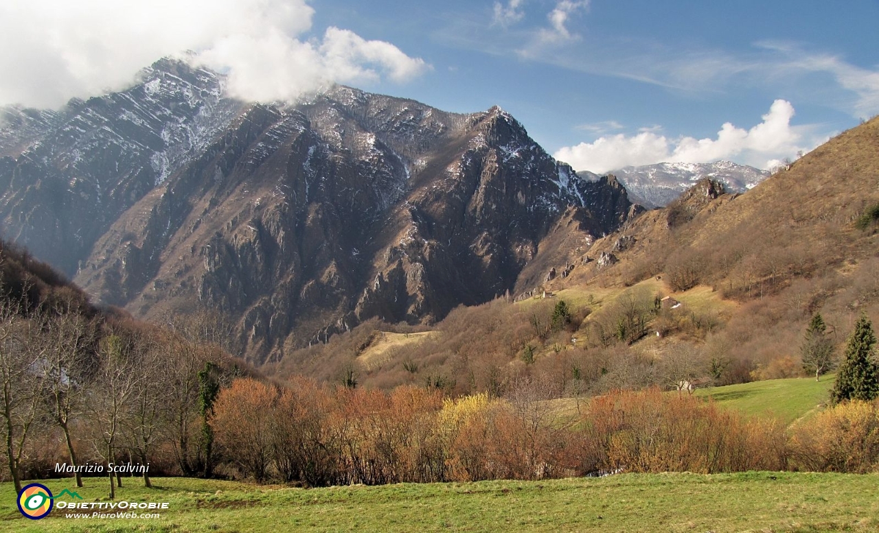 12 Pianca, panorama verso il Pizzo Grande del Sornadello....JPG